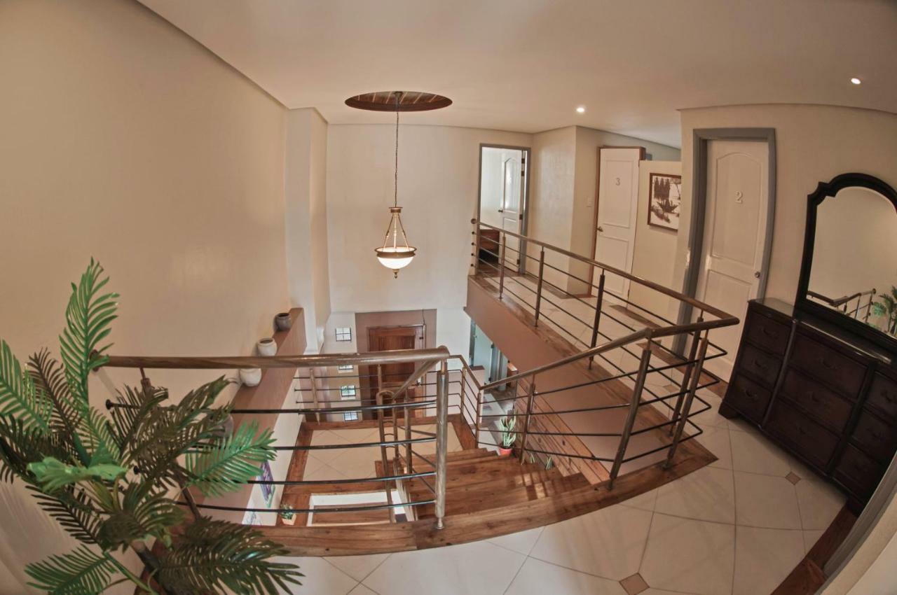 The Half House By Elmar Cabin Baguio City Εξωτερικό φωτογραφία