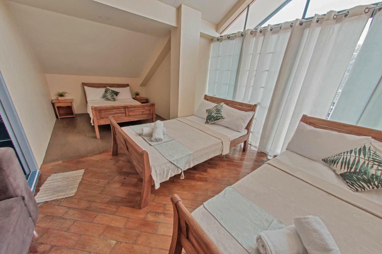 The Half House By Elmar Cabin Baguio City Εξωτερικό φωτογραφία
